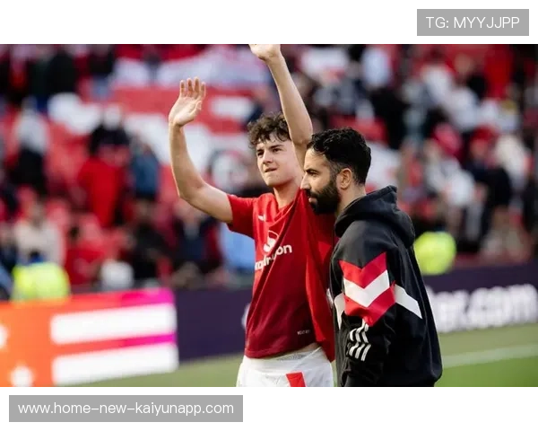 9000万磅买“低迷新星”？曼联冬窗3笔操作藏玄机，球迷：这账算得清吗！